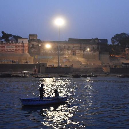Yogi Lodge Varanasi Esterno foto