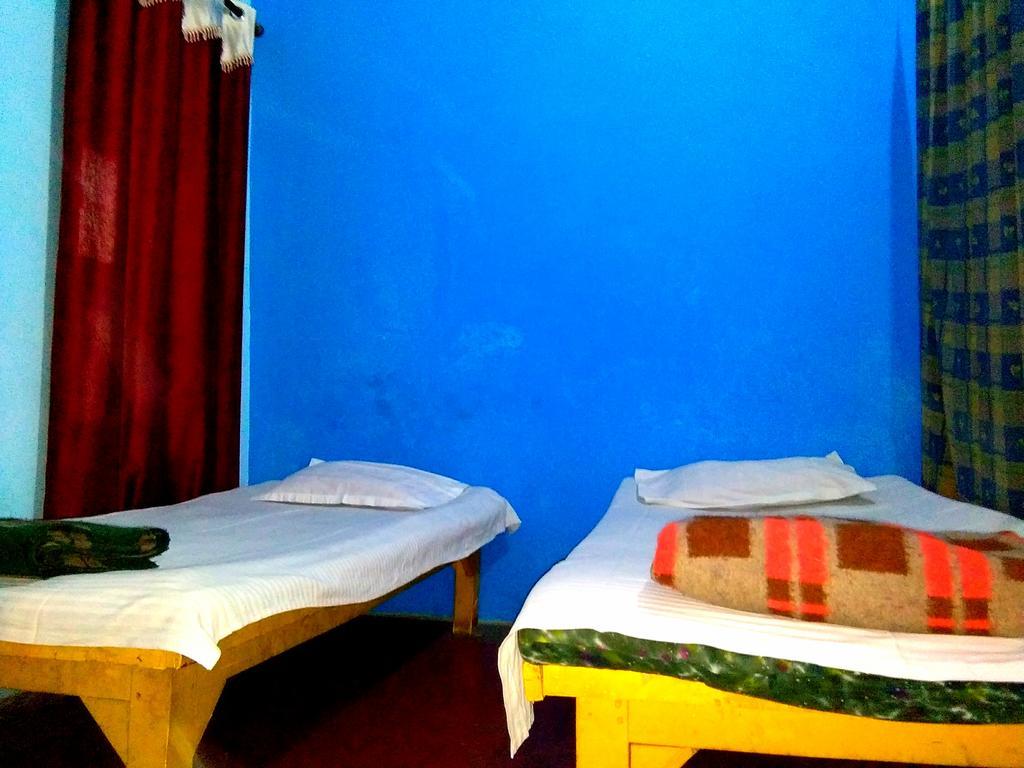 Yogi Lodge Varanasi Esterno foto