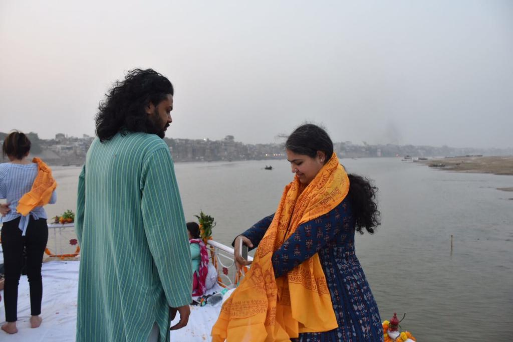 Yogi Lodge Varanasi Esterno foto